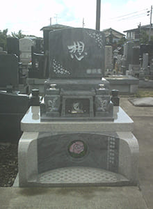 ステンドグラス納骨墓