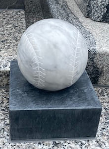 ソフトボールのあるお墓(2)