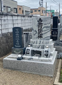 ソフトボールのあるお墓(1)